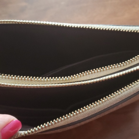 Coach tan and white tote bag with wallet - Picture 4 of 7